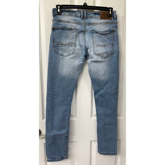 Alcott Men's distressed light blue denim buttonfly jeans - Picture 2 of 5